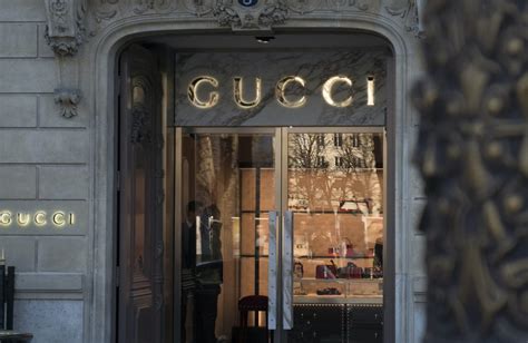 gucci strategy marketing|branding strategy of gucci.